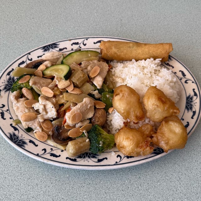 Combo Plate - Almond Chicken.