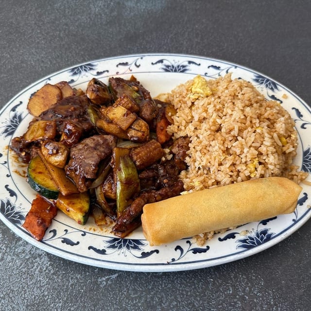 Lunch Plate - Beef with Vegetables.
