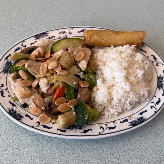 Lunch Plate - Almond Chicken.