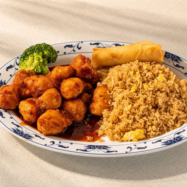 Combo Plate - General Tzao Chicken.